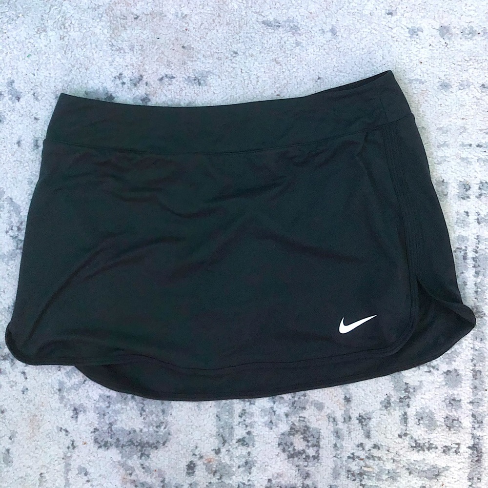 Nike Athletic Tennis Skirt in Black
